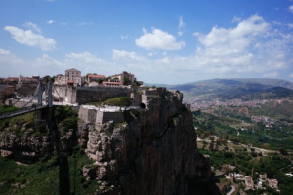 Constantine 600